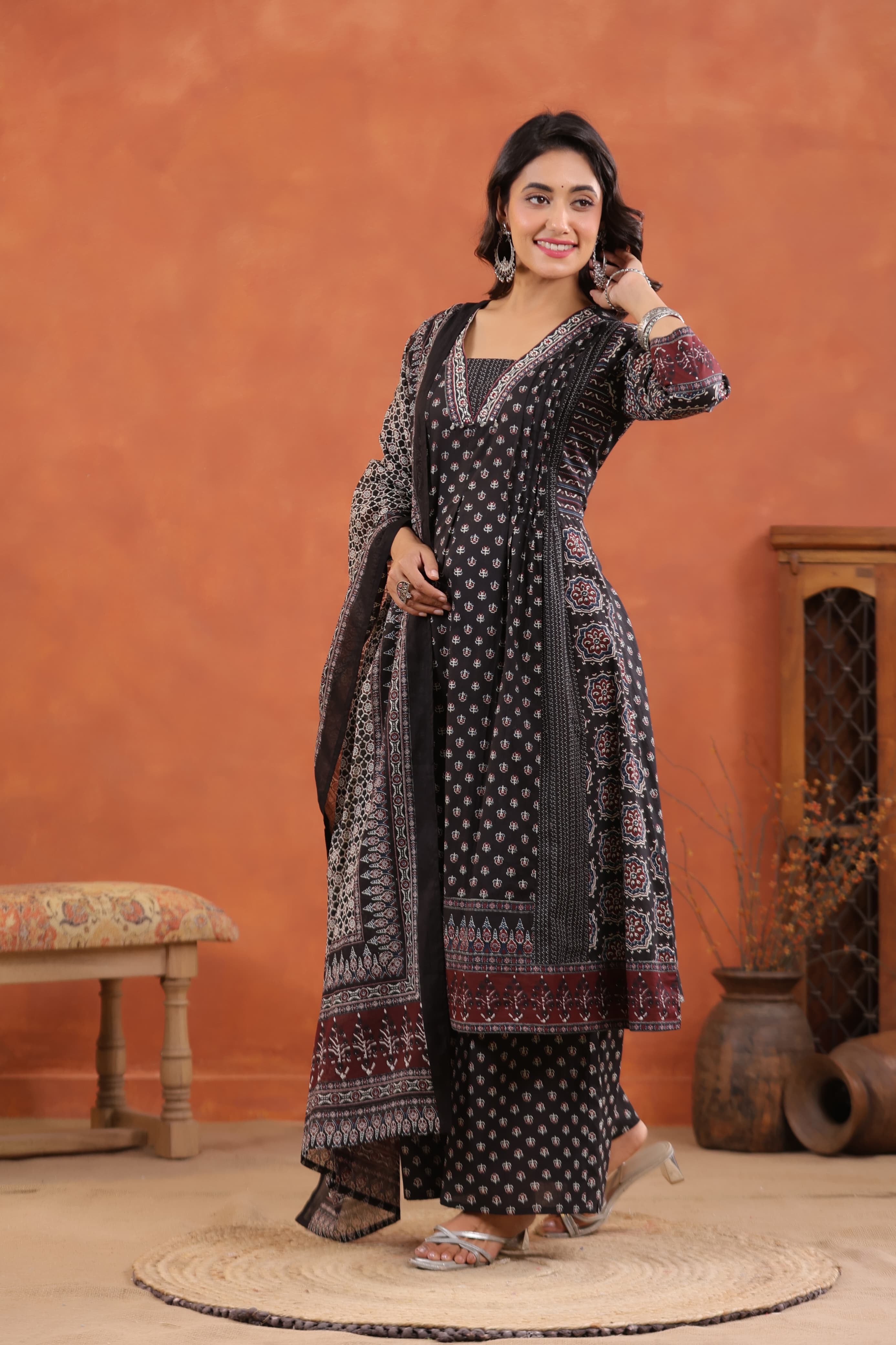 Noor-e-Kaala – HandPrint Ajrakh Royalty in Midnight Bloom